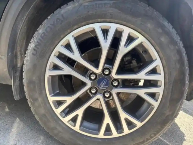 Ford Kuga 2.5 duratec 225ch powersplit phev titanium e-cvt — photo 9