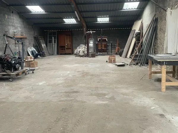 Loue entrepôt hangar garage logistique 200m2