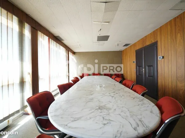 Bureau 1 000 m²