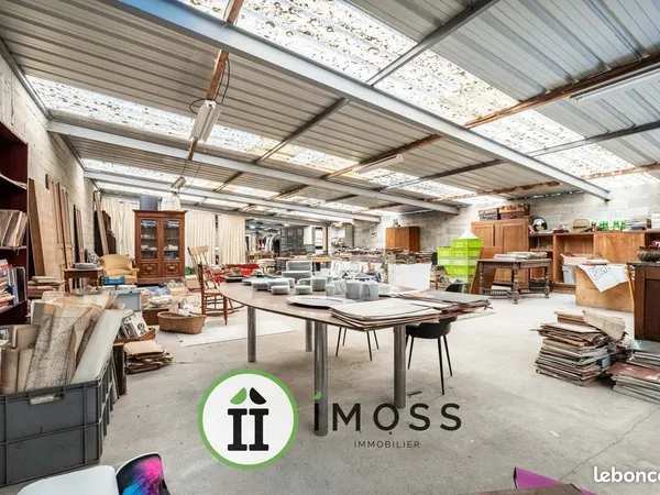 Local 445 m² Saint-Ouen