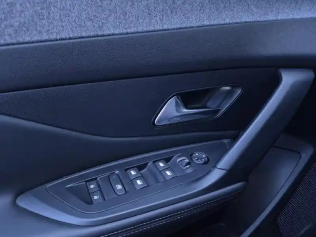 Peugeot 308 iii bluehdi 130 auto8 allure — photo 37