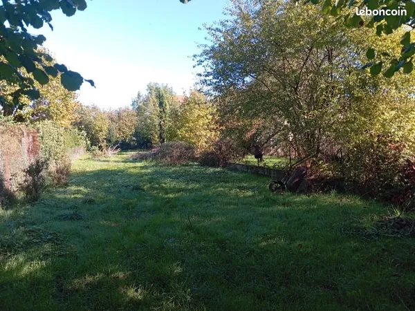 Terrain 1 600 m² Ruelle Sur Touvre