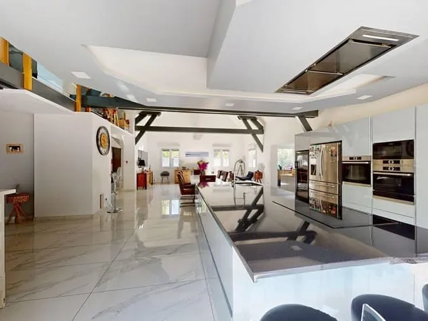 Anjoutey superbe villa en exclusivité!
