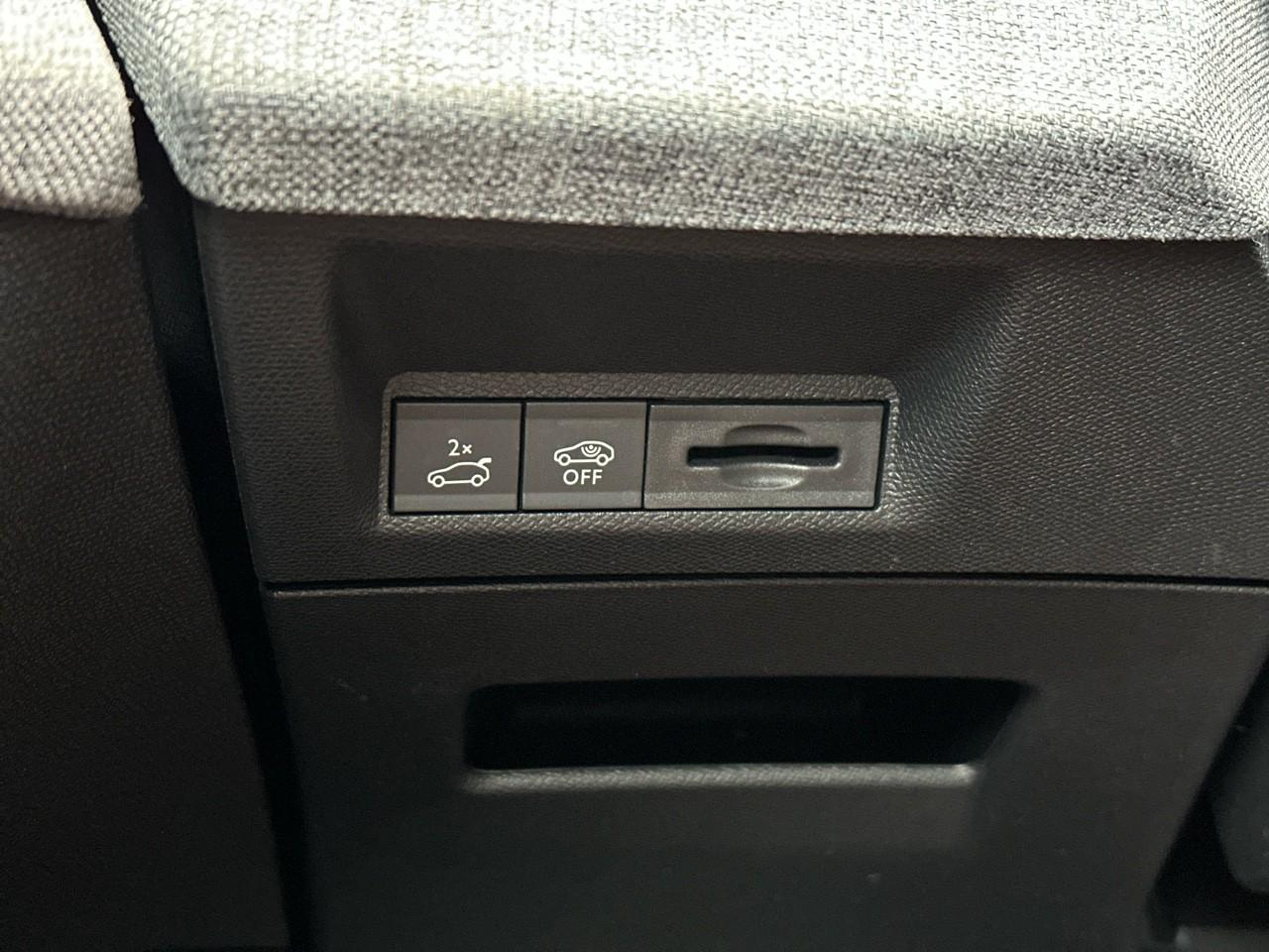 Peugeot 3008 hybrid 145 e-dcs6 gt — photo 16