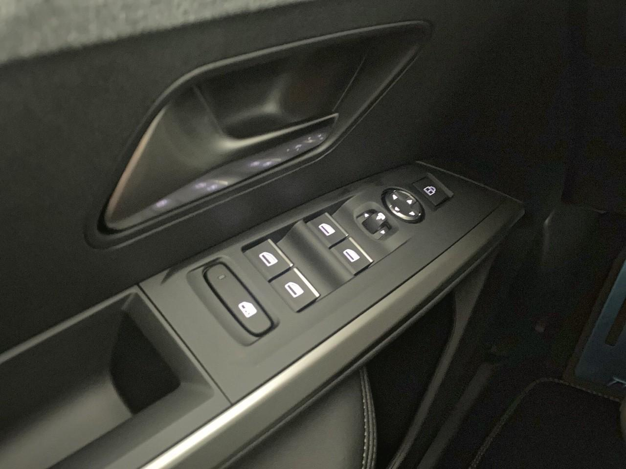Peugeot 3008 hybrid 145 e-dcs6 gt — photo 20