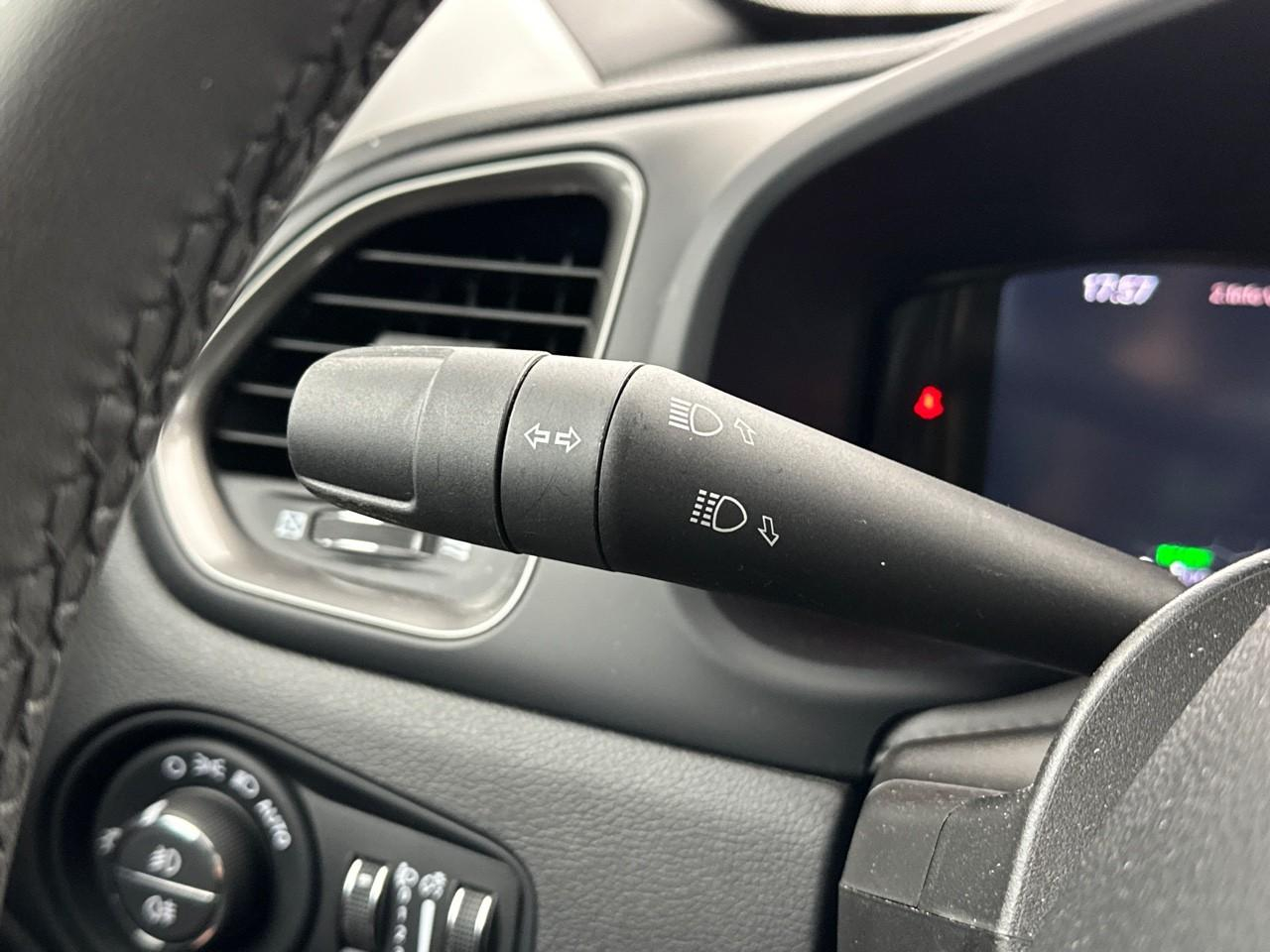 Jeep Renegade 1.5 turbo t4 130 ch bvr7 e-hybrid altitude — photo 20