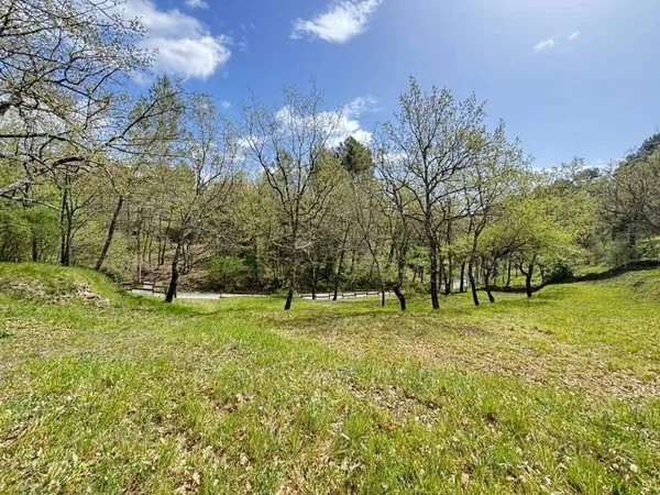 Terrain constructible 1616 m²