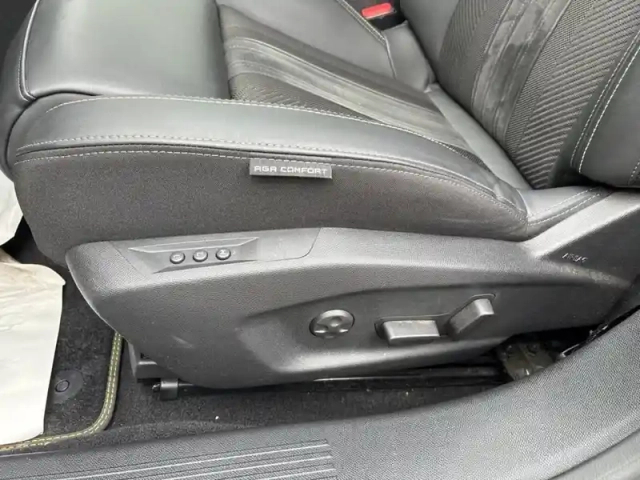 Peugeot 408 phev 225 e-eat8 first edition — photo 19