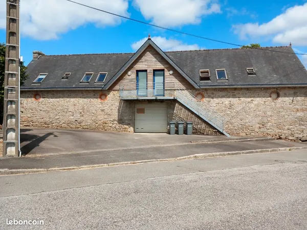 Local d’activité et entrepôt Location Quimper  130m² 600€