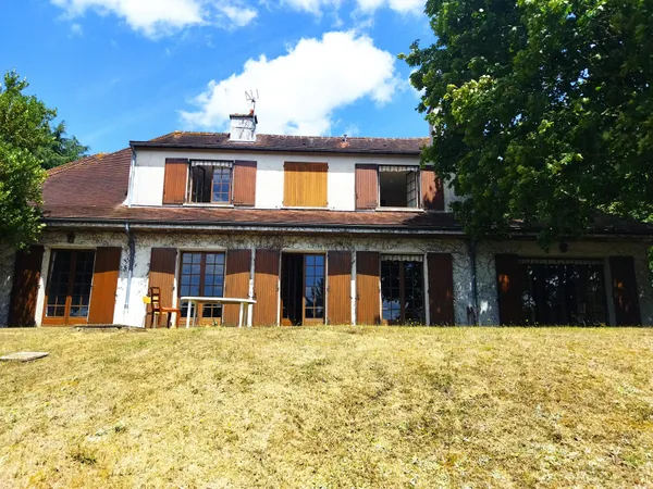 Vends maison 336m² Nieuil-l'Espoir 86340, proche Poitiers