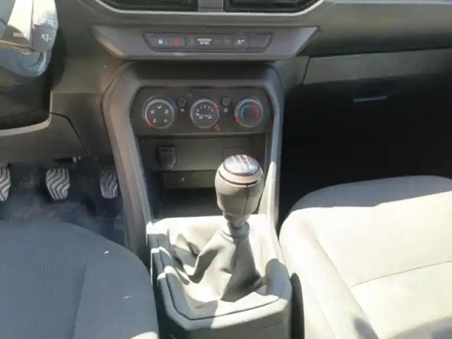 Dacia Sandero 1.0 sce 65ch essential — photo 9