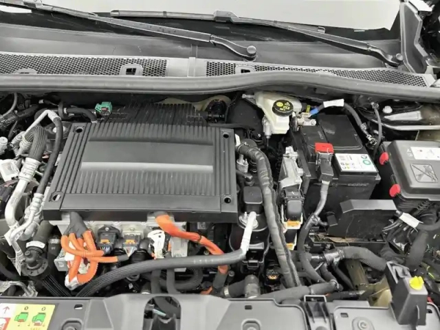 Peugeot 2008 electrique 136 ch — photo 22