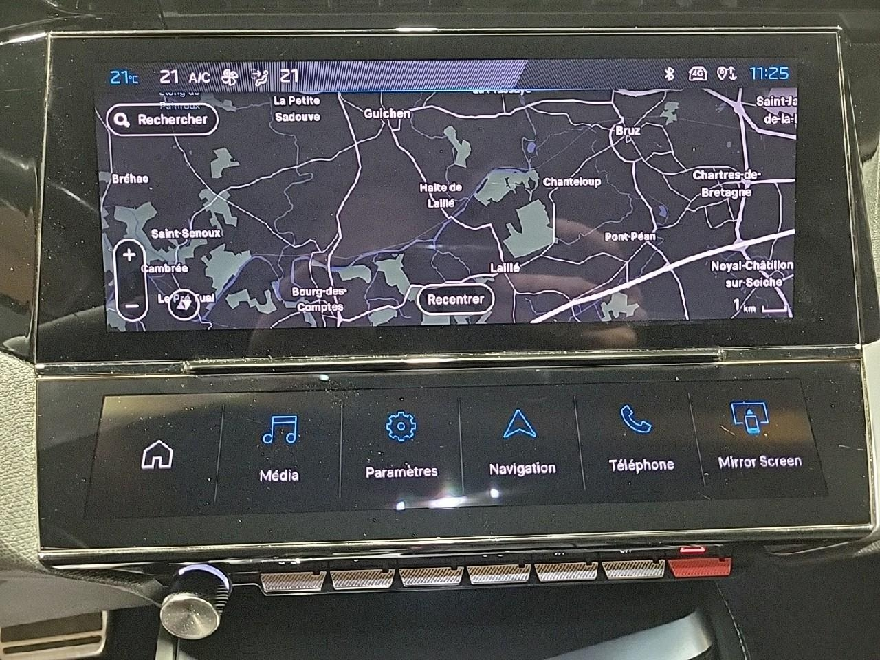 Peugeot 308 sw phev 225 e-eat8 gt — photo 11