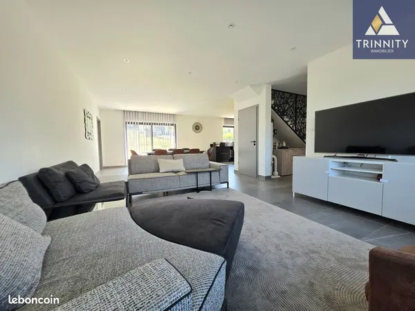 Propriété 6 pièces 214 m²