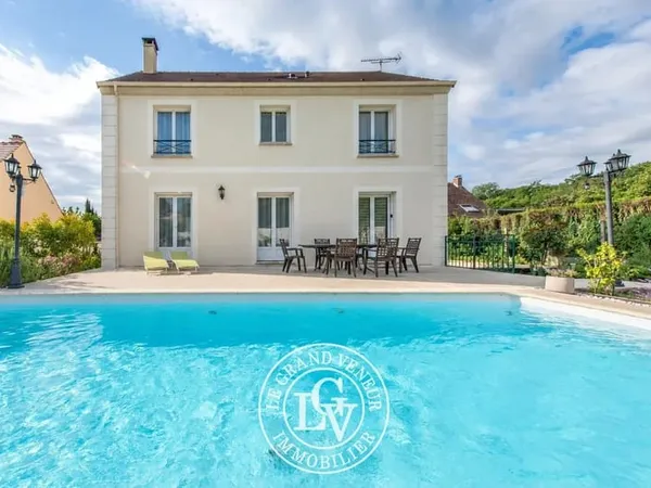 MORET SUR LOING - MAISON FAMILIALE, SOUS SOL TOTAL AVEC PISCINE