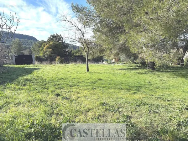 EXCLUSIVITÉ Roquefort la Bédoule - Maison de type 3/4 à la Campagne