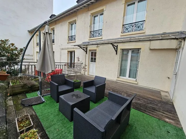 SEVRES 2 PIECES AVEC GRANDE TERRASSE PLEIN SUD