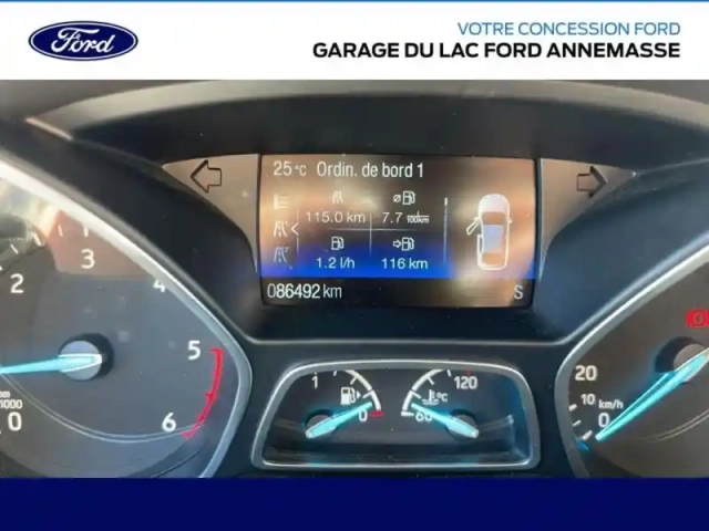 Ford Kuga 2.0 tdci 150ch stop&amp;start vignale 4x2 euro6.2 — photo 10