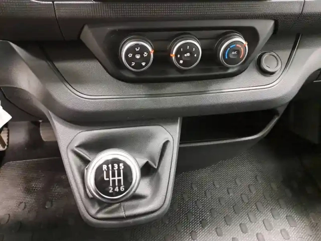 Renault Trafic fgn l1h1 2800 kg blue dci 130 — photo 32