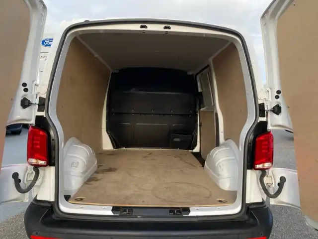 Volkswagen Transporter 6.1 van l1h1 2.0 tdi 150 dsg7 — photo 16