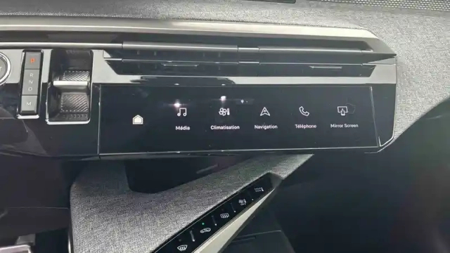 Peugeot 3008 hybrid 145 e-dcs6 — photo 44