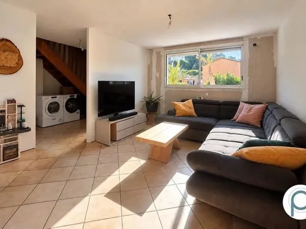MAISON T5 | 4 CHAMBRES | JARDIN ET TERRASSES | VILLAGE DE SIGNES