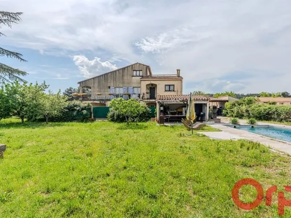 Maison 4 pièces 360 m²