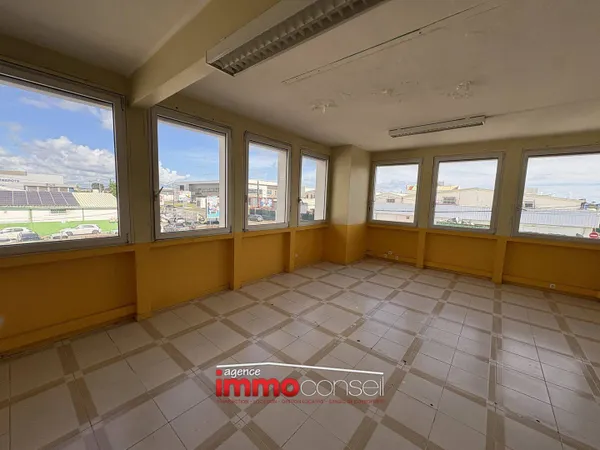Bureaux 87 m²