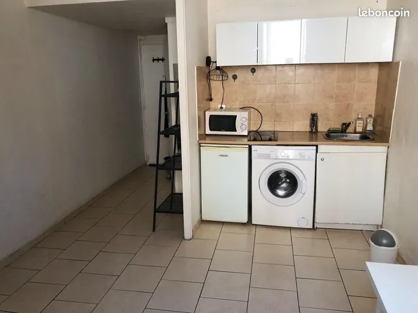 Studio 20 m2 - Menpenti / Timone / Idéal étudiant - 560 CC