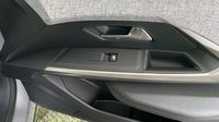 Peugeot 5008 Hybrid 145ch Allure e-DCS6 — photo 29