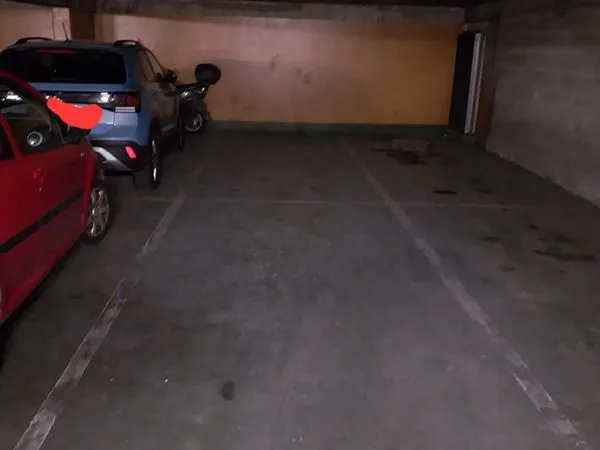 Double place de parking sécurisée - Clichy