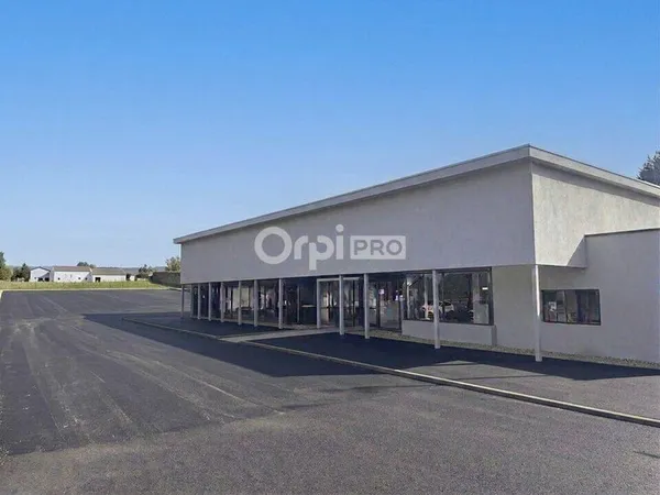 Local commercial 658 m²