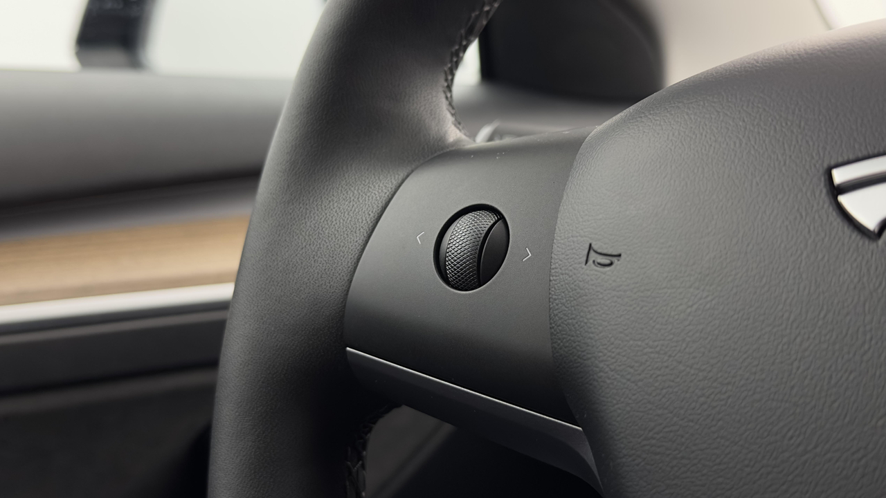 Tesla MODEL 3 RWD — photo 13