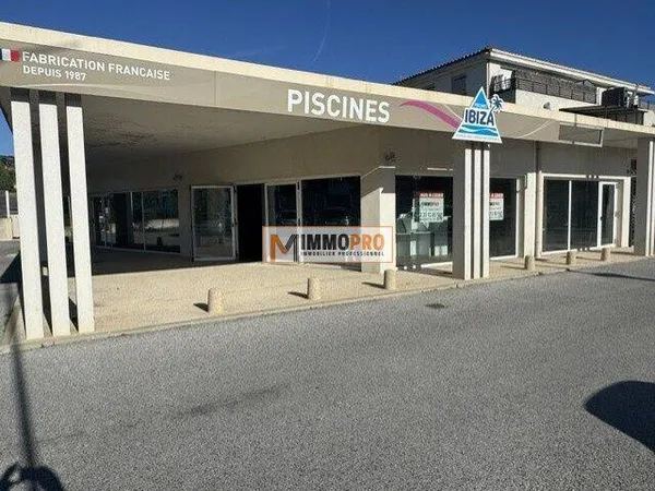 Local commercial 300 m²
