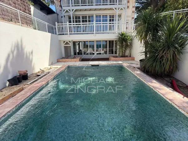 Villa 5 pièces 200 m²