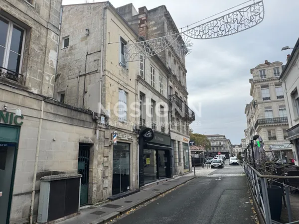 Exclusivité Centre-ville proche Place Colbert : Immeuble en Pierre - 2 Appartements et 1 Local