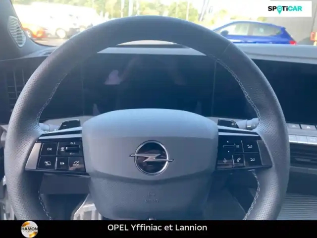 Opel Astra 1.6 turbo 225ch hybrid gse bva8 — photo 12