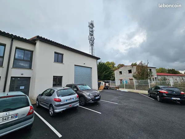 Local commercial 165 m² FONBEAUZARD