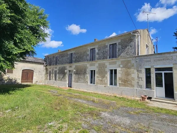 Maison 13 pièces 300 m²