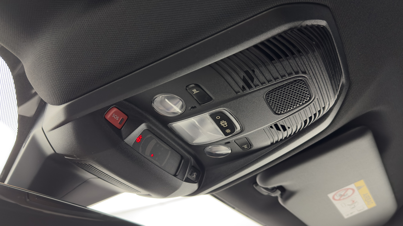 Peugeot 3008 Hybrid 225 e-EAT8 — photo 22
