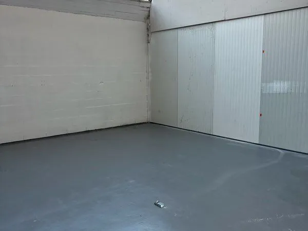 Local professionnel de 20 à 50 m2 à Bobigny - Accès monte-charge
