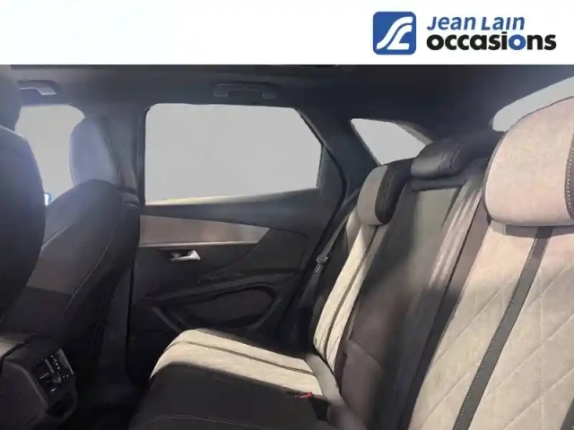 Peugeot 3008 hybrid4 300 e-eat8 — photo 17