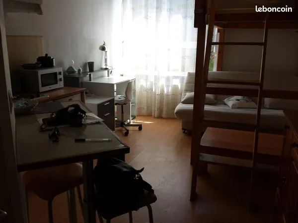 Studio meublé 22 m2 calme , proche frontière Suisse