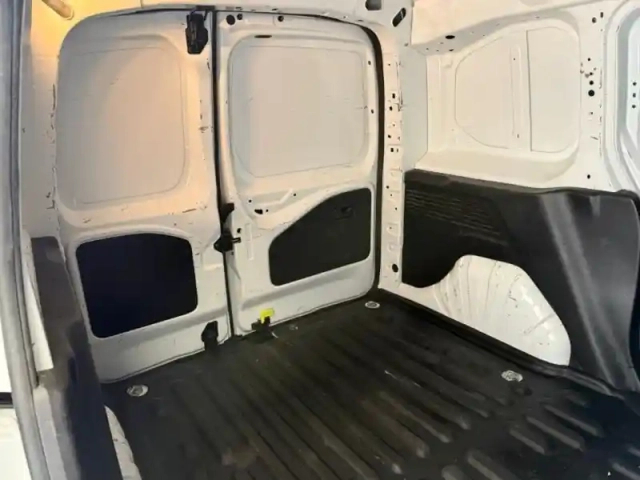 Peugeot Partner standard 650kg bluehdi 100ch s&amp;s premium — photo 10