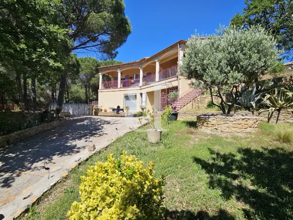 Villa 7 pièces 184 m²