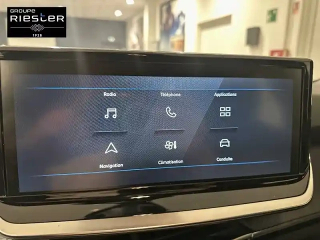 Peugeot 2008 hybrid 145 e-dcs6 — photo 23