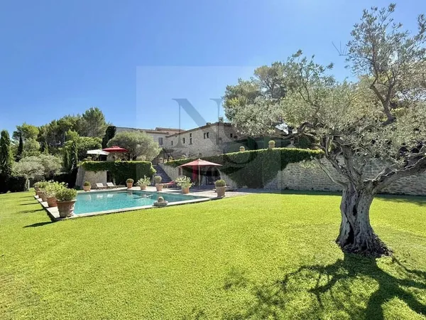 Maison 10 pièces 500 m²