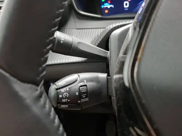 Peugeot 208 puretech 100 s&amp;s bvm6 — photo 18