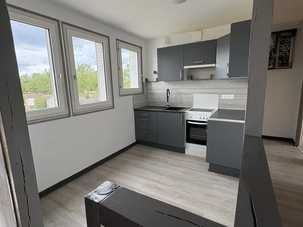 Appartement T3 rénové avec garage et cave Résidence sécuri