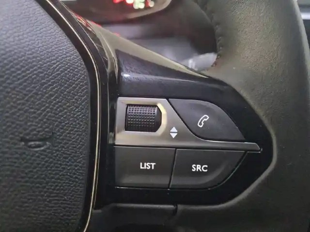 Peugeot 2008 puretech 130 s&amp;s bvm6 — photo 28